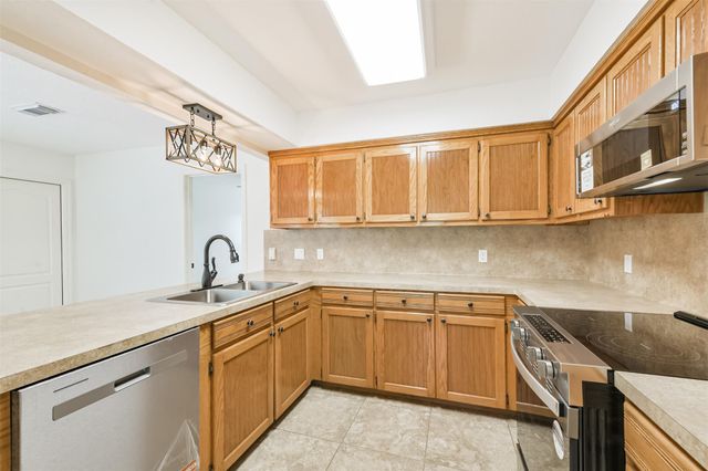 28814 Champion Oaks Drive, Magnolia, TX 77354
