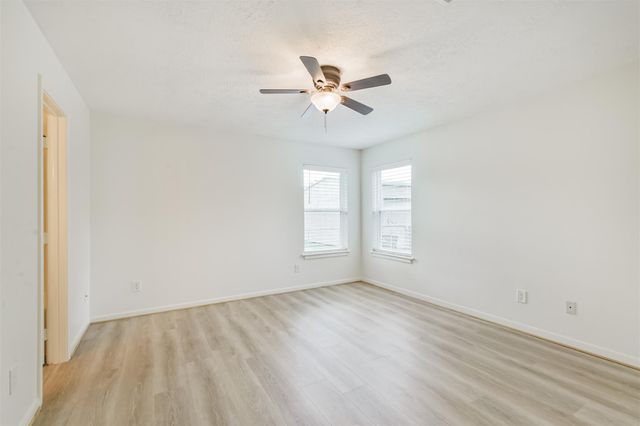 28814 Champion Oaks Drive, Magnolia, TX 77354