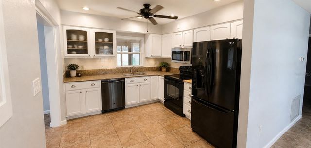 1215 E LAKESHORE BOULEVARD, St Cloud, FL 34769