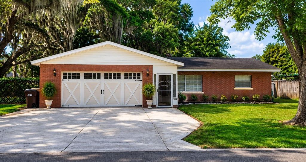 1215 E LAKESHORE BOULEVARD, St Cloud, FL 34769