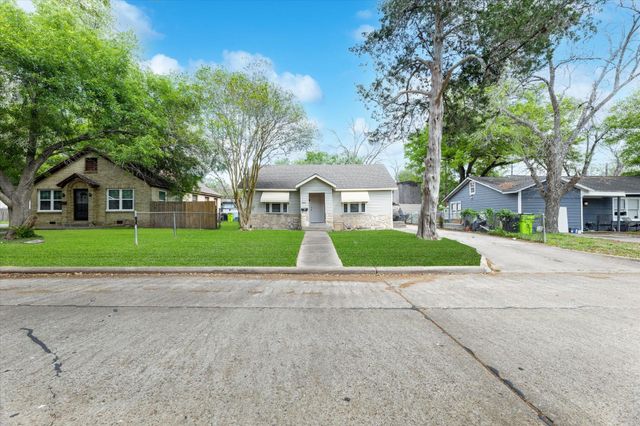 1505 Brazos Street, Rosenberg, TX 77471