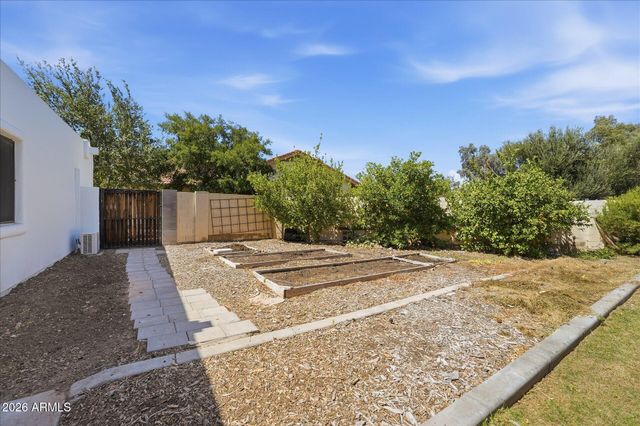 2757 E LAWNDALE Circle, Mesa, AZ 85213