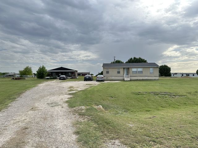 8600 Field Crest Court, Alvarado, TX 76009