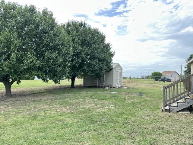8600 Field Crest Court, Alvarado, TX 76009