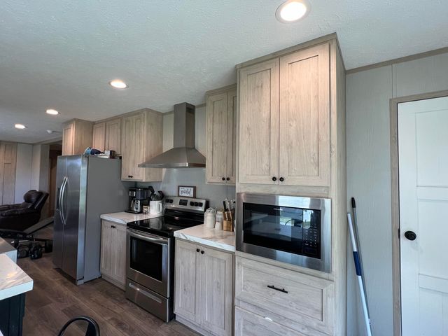 31 Dean Lane, Gray, KY 40734