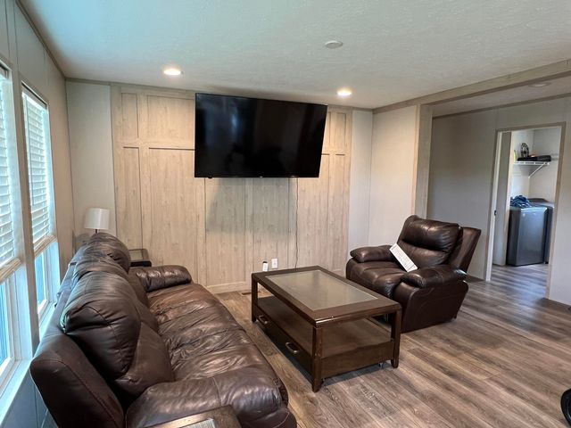 31 Dean Lane, Gray, KY 40734
