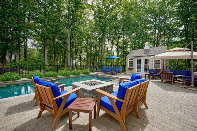 8 Old Ferry Landing Road, Rye, NH 03870