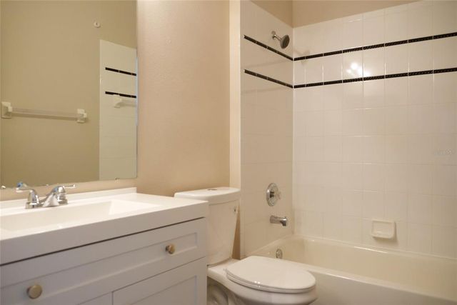 519 LAKESCAPE COURT, Orlando, FL 32828