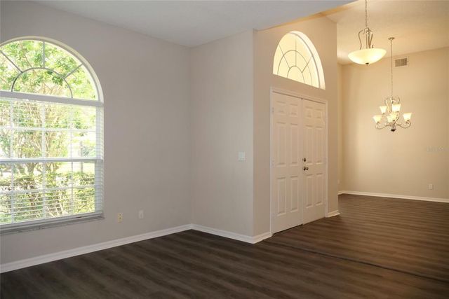 519 LAKESCAPE COURT, Orlando, FL 32828