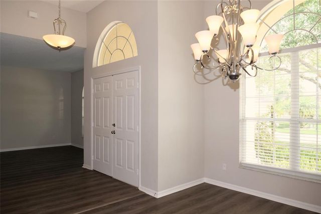 519 LAKESCAPE COURT, Orlando, FL 32828