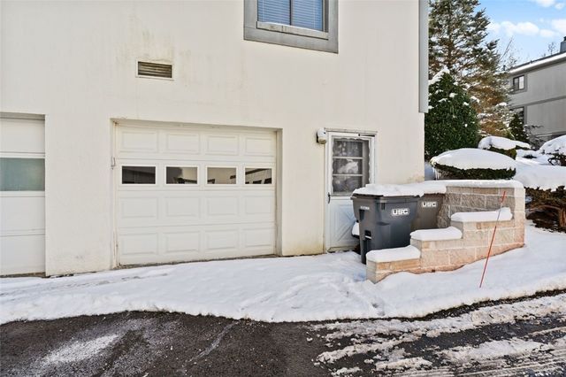 1557 Pinehurst, Upper St Clair, PA 15241