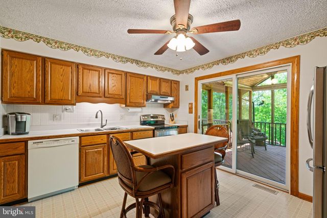 12020 PARKRIVER DR, Manassas, VA 20112
