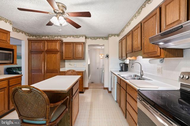 12020 PARKRIVER DR, Manassas, VA 20112