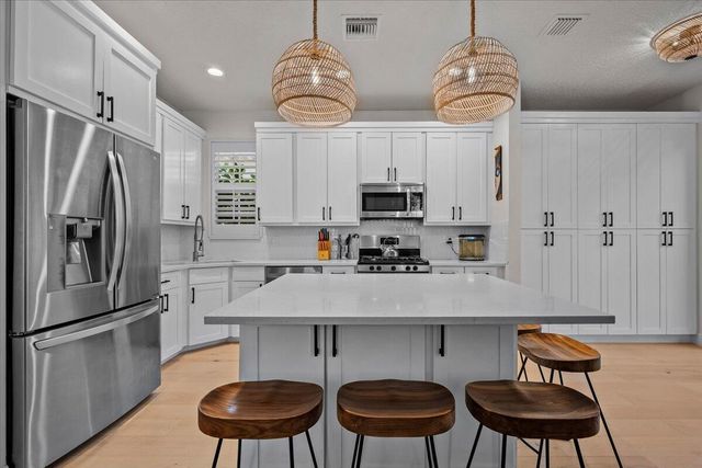 604 Moondancer Court, Palm Beach Gardens, FL 33410