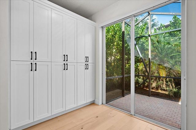 604 Moondancer Court, Palm Beach Gardens, FL 33410