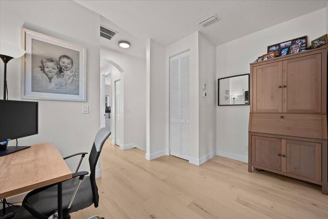 604 Moondancer Court, Palm Beach Gardens, FL 33410