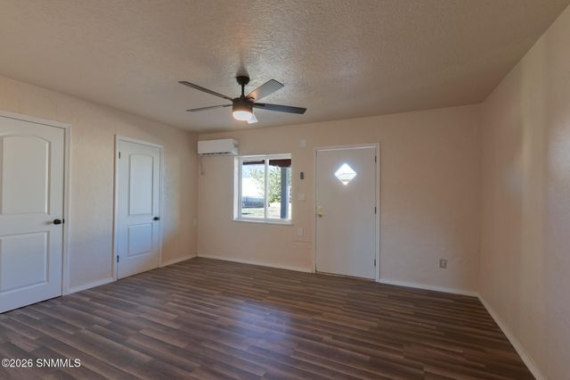 1220 W Hall Avenue, Las Cruces, NM 88005