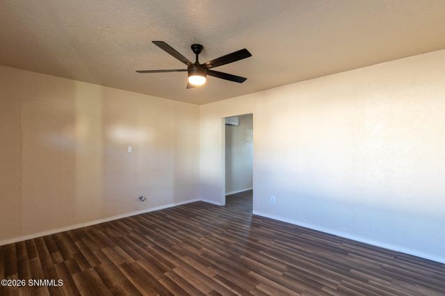 1220 W Hall Avenue, Las Cruces, NM 88005