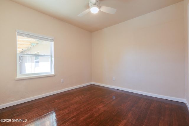 1220 W Hall Avenue, Las Cruces, NM 88005