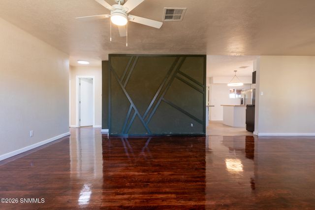 1220 W Hall Avenue, Las Cruces, NM 88005