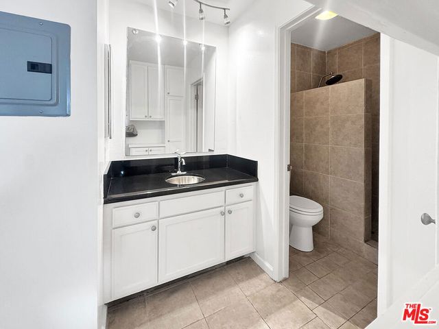 972 Larrabee Street 221, West Hollywood, CA 90069