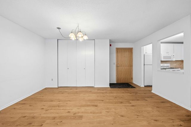 4860 Park Commons Drive 211, Saint Louis Park, MN 55416