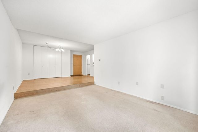 4860 Park Commons Drive 211, Saint Louis Park, MN 55416