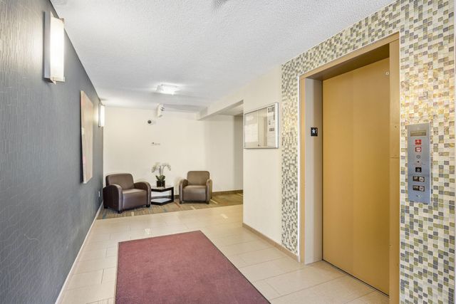 4860 Park Commons Drive 211, Saint Louis Park, MN 55416