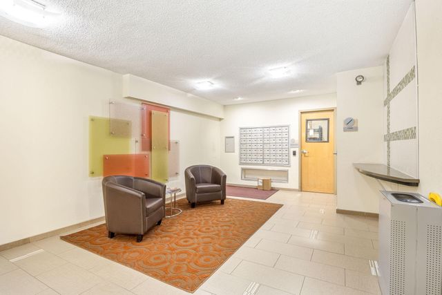 4860 Park Commons Drive 211, Saint Louis Park, MN 55416