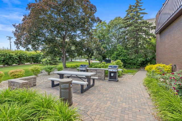 4860 Park Commons Drive 211, Saint Louis Park, MN 55416