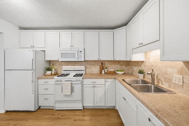 4860 Park Commons Drive 211, Saint Louis Park, MN 55416