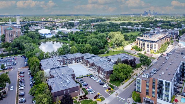 4860 Park Commons Drive 211, Saint Louis Park, MN 55416