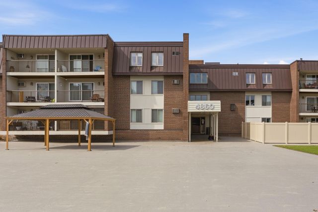 4860 Park Commons Drive 211, Saint Louis Park, MN 55416