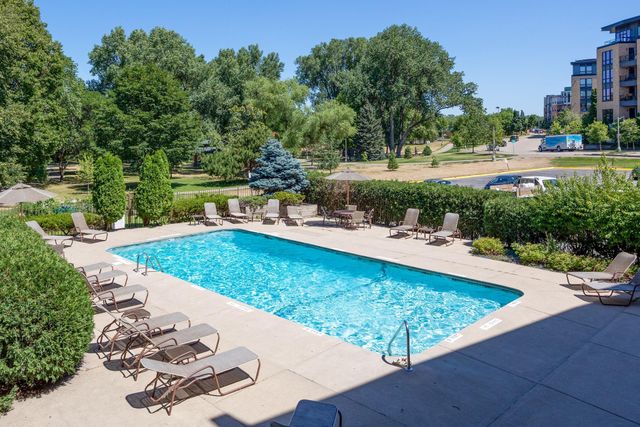 4860 Park Commons Drive 211, Saint Louis Park, MN 55416