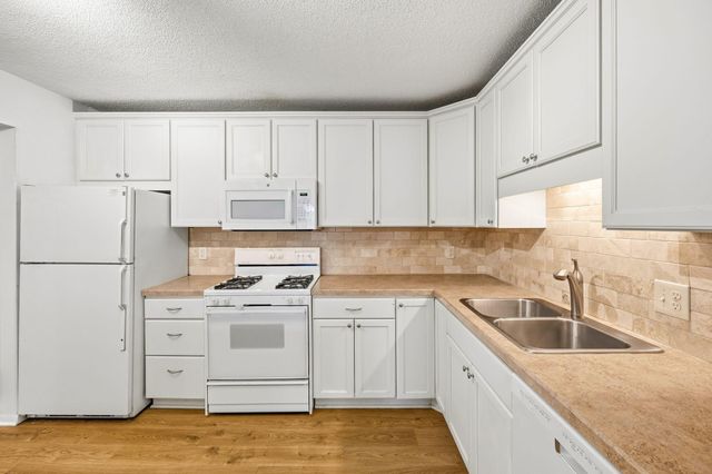 4860 Park Commons Drive 211, Saint Louis Park, MN 55416