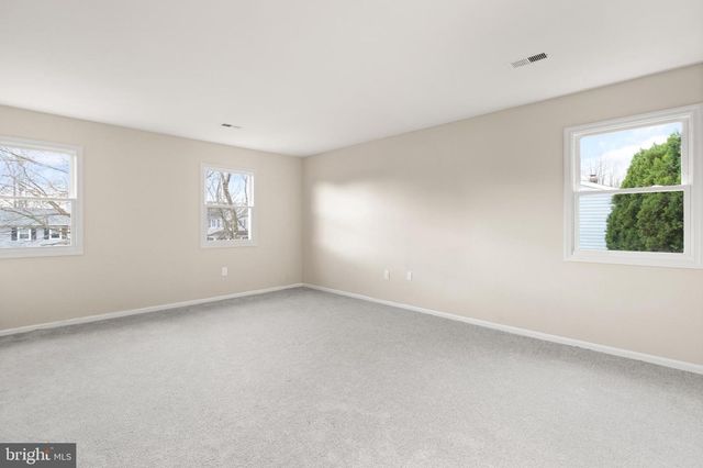 13208 NICKLESON DR, Woodbridge, VA 22193