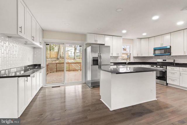 13208 NICKLESON DR, Woodbridge, VA 22193