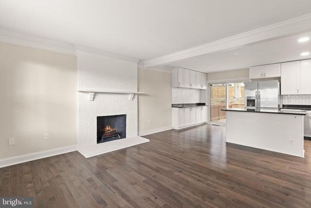 13208 NICKLESON DR, Woodbridge, VA 22193