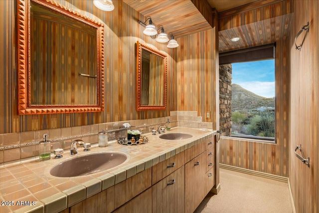 9962 E GROUNDCHERRY Lane, Scottsdale, AZ 85262