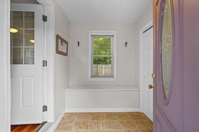 5 Hampstead St, Methuen, MA 01844