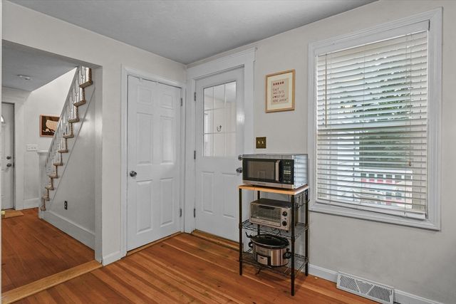 5 Hampstead St, Methuen, MA 01844