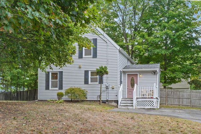 5 Hampstead St, Methuen, MA 01844