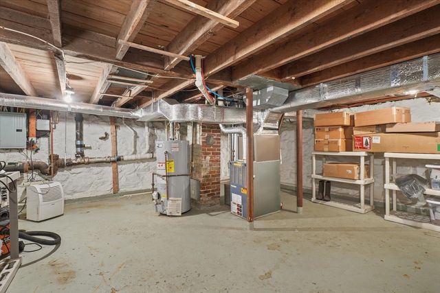 5 Hampstead St, Methuen, MA 01844
