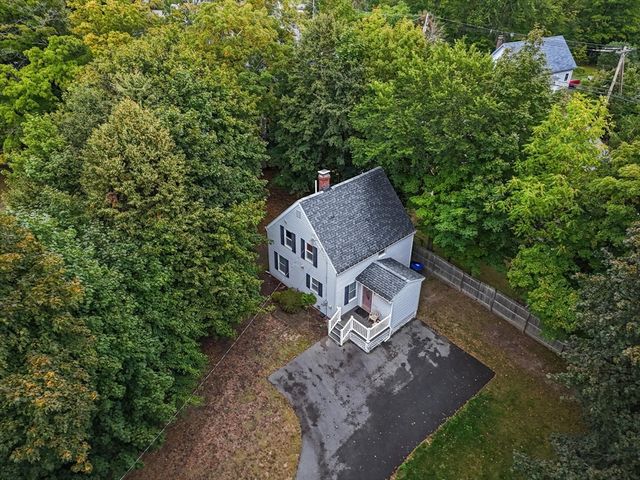 5 Hampstead St, Methuen, MA 01844