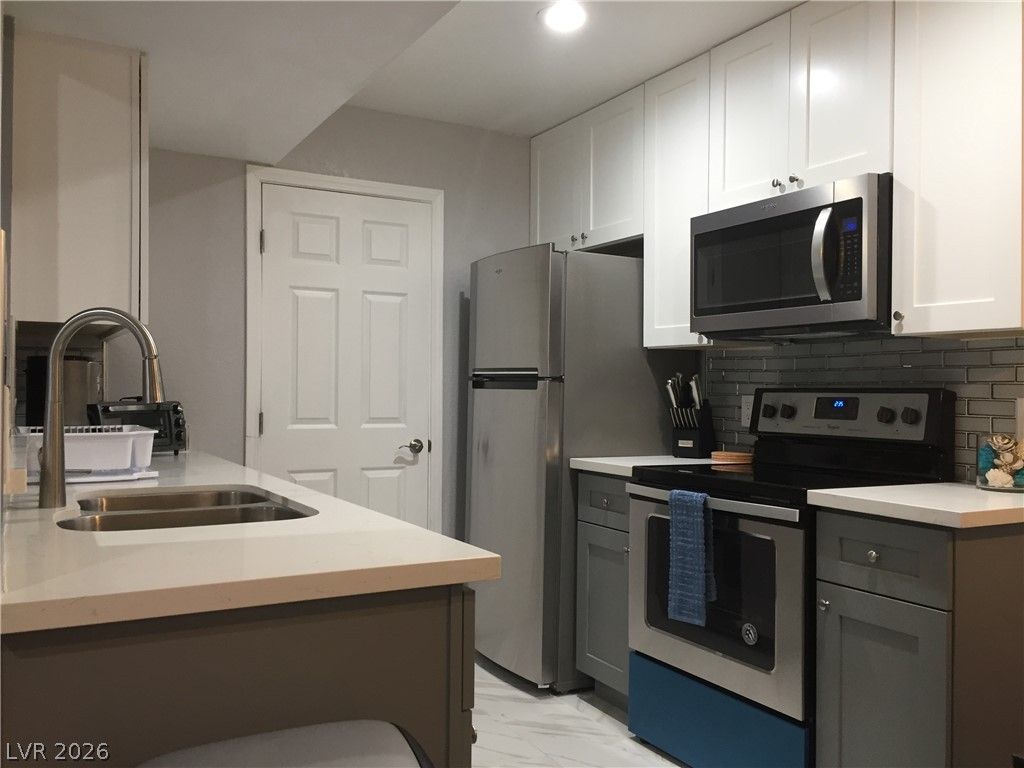 201 Mission Laguna Lane 107, Las Vegas, NV 89107 — photo 2