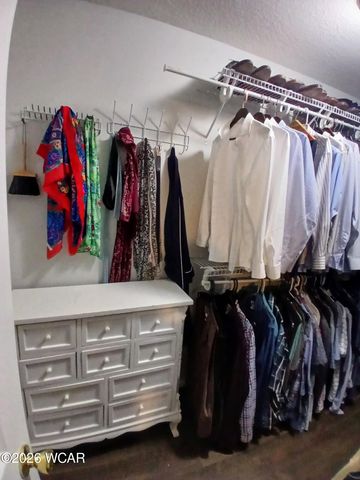 1122 Poppy Drive, Wapakoneta, OH 45895