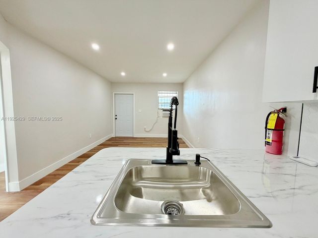 4801 NW 33rd Ave 1, Miami, FL 33142