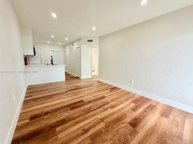 4801 NW 33rd Ave 1, Miami, FL 33142