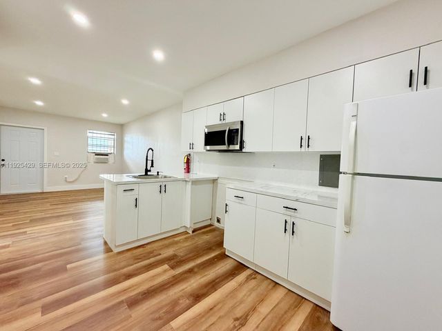 4801 NW 33rd Ave 1, Miami, FL 33142