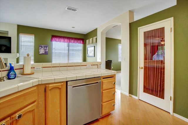 7136 Ryan Taylor Way, Citrus Heights, CA 95621